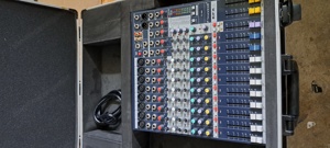 Soundcraft Mixer EFX 8 Kanal mit Hardcase und Fussschalter 