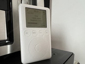 Apple iPod Classic 3 Gen. 20 GB, komplett mit OVP und Zubehör Bild 3