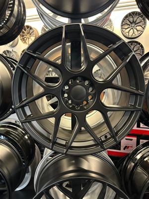 4 x Neue Japan Racing JR18 Matt Black 8,5jx19 ET40 LK5x112 114,3 Bild 3