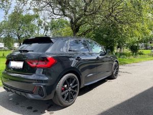 Audi A1 Sportback 40 TFSI S-Line, Topzustand Bild 3