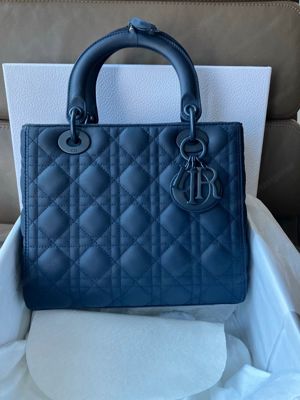 Lady Dior Handtasche ultramatt dunkelblau