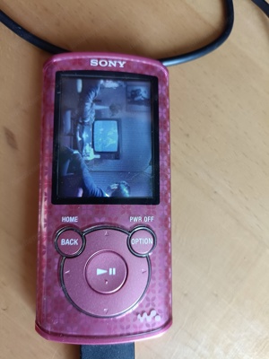 Sony 6Gb MP4 Walkman Special Edition Pink (Videos und Musik) Bild 2