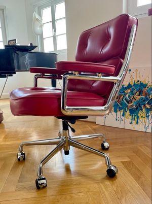 Original Vitra Lounge Chair ES 104, rot