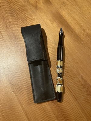 Schöner Kugelschreiber mit handgemachten Glasperlen (Schreibfarbe blau)