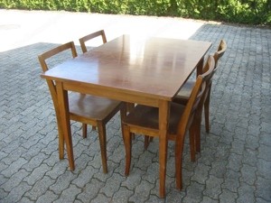 Tisch ohne Stühle