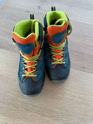 Kinder Bergschuhe der Marke 