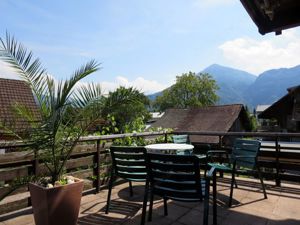 Privatzimmer Bäumlegasse Dornbirn mit Zugang zu grosszügiger Wohn- Essküche und Terrasse Garten Bild 7