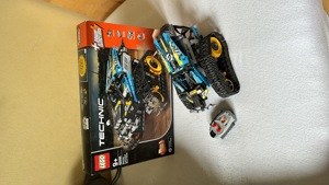 Tecnic Lego Remote Controlled Stunt Racer 