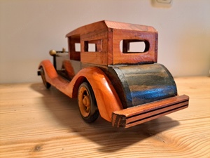 Auto   Holzauto   Modellauto Bild 4