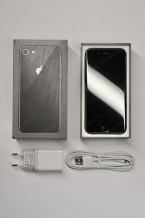 iPhone 8 64GB   Inkl. neues Ladekabel + neuem Netzstecker Bild 2