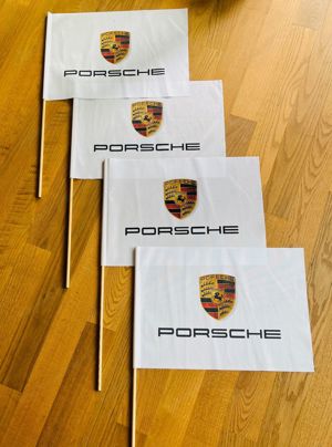 Porsche Fahnen Bild 2