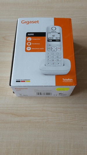 Telefon Gigaset A690 weiß mit Basis-Ladestation - neuwertig mit OVP