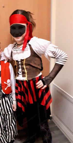 Fasching Helloween Hexenkoszüm Piratenkostüm Bild 2