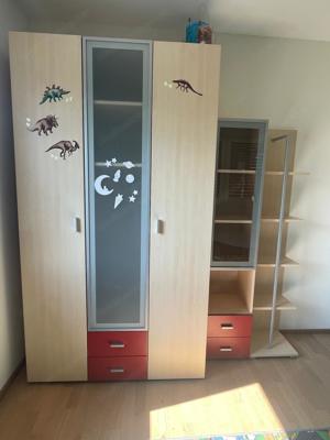 Kinderbett mit Kleiderkasten Bild 3