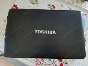 Laptop der Marke Toshiba