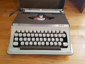 Vintage 70er Jahre ROYAL 201 Koffer-Schreibmaschine