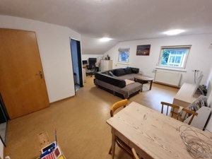 Vermiete schöne 2 Zimmerwohnung