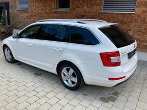 Skoda Octavia Kombi Diesel 1,6 Elegance TDI 4x4 mit AHK Bild 2