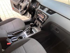 Skoda Octavia Kombi Diesel 1,6 Elegance TDI 4x4 mit AHK Bild 4