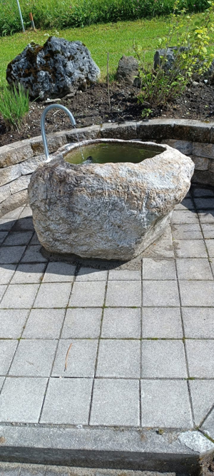 Brunnen (Findling Naturstein)