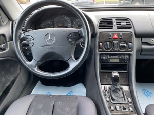 Mercedes-Benz CLK 200 Kompressor Cabrio Avantgarde **Top Youngtimer** Bild 8