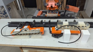 Blum Minipress Beschlagbohrmaschine mit diversem Zubehör  Bild 2