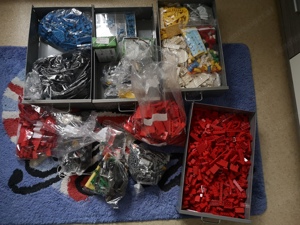 Haufenweise LEGO inkl. der Eisenbahn und vielen Extras Bild 2