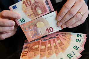 DARLEHEN: Privatinvestitionen von 10.000 EUR bis 250.000.000 EUR