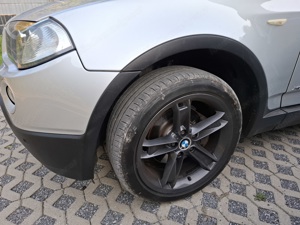 BMW X3 E83 2.5 Benziner Bild 3