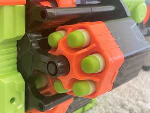 Nerf Zombie Strike Doominator Blaster Bild 7