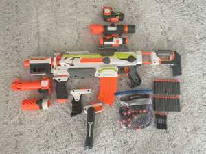 Nerf N-Strike Modulus ECS-10 mit 10er Magazin und Updgrade Kits