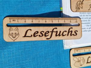 Lesehilfe Holz Schulanfang mit Wunschmotiv und Wunschnamen Bild 8