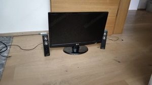 pc bildschirm und boxen