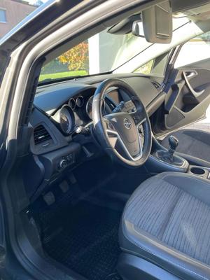 Opel Astra Kombi 1,6CDTI ecoflex Österreich Edition in Topzustand