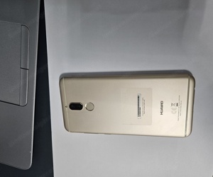 Goldfabiges Huawei Mate 10 lite günstig abzugeben