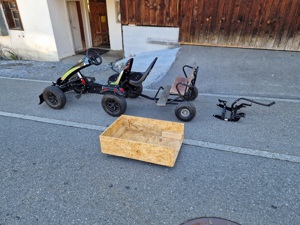 Go Kart mit viel Zubehör