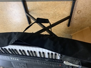 Keyboard mit Fusspedal, Ständer und Tasche