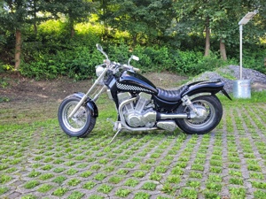 Suzuki Intruder VS 1400 GL Bild 4