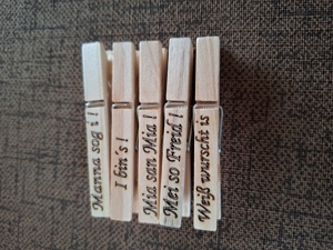 Holz-Wäscheklammern  mit Text  gelasert "Oktoberfest - Feier - Party - Namensschilder " Holz Bild 3