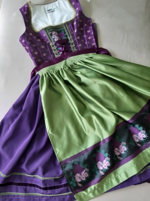 Dirndl Tracht 34