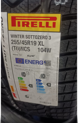 4 Stk Pirelli Winter SottoZero 3 255 45 R19 104W XL Elect, PNCS, T1