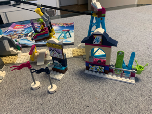 LEGO Friends 41324 - "Skilift im Wintersportort  Bild 4