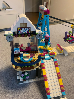 LEGO Friends 41324 - "Skilift im Wintersportort  Bild 3