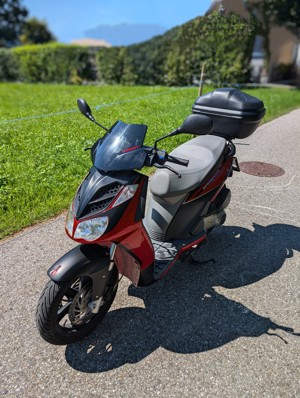 Aprilia Sportcity 300 Street