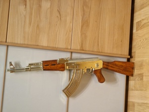 AK 47 Gold Deko  Originalgetreu   330  Neupreis 