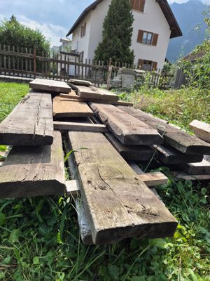 Holz Bretter Altholz Bodenbretter ca. 10m2 3-4,5 cm stark