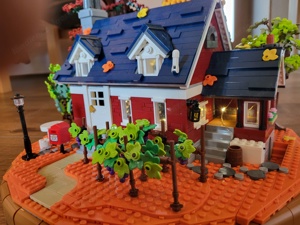 LEGO Herbstliche Weinstube Bild 2