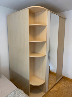 Begehbarer Kleiderschrank