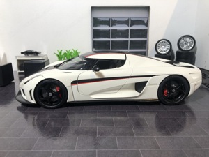 Modellauto Verkauf 1 18 AUTOart Koenigsegg Regera weiss-carbon OVP