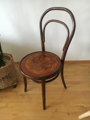  Stühle im Thonet Style